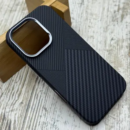 Чохол WAVE Gleam MagSafe (Obsidian) на iPhone 16 Pro 